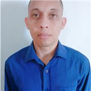 Universitätsprofessor mit 5 Jahren Erfahrung in angewandter Mathematik, Chemie und Physik.